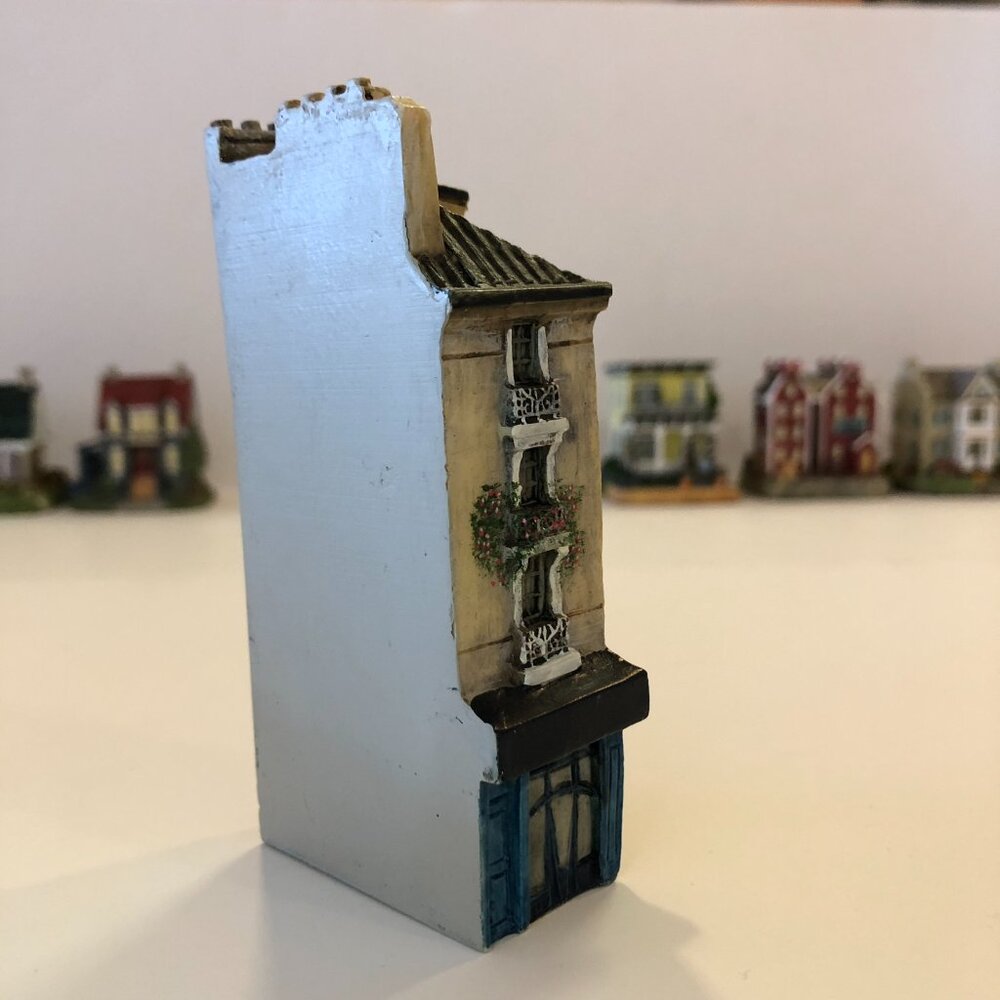 J Carlton Miniature Building Dominique Gault 210175 Modes de Paris - Picture 5 of 16